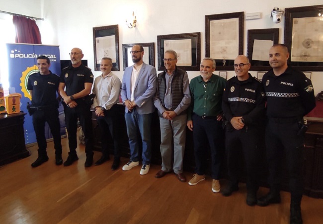 EL Grupo Romeo de la Policía local de Conil vendrá a Tarifa para hablar de adicciones y de resolución de conflictos familiares