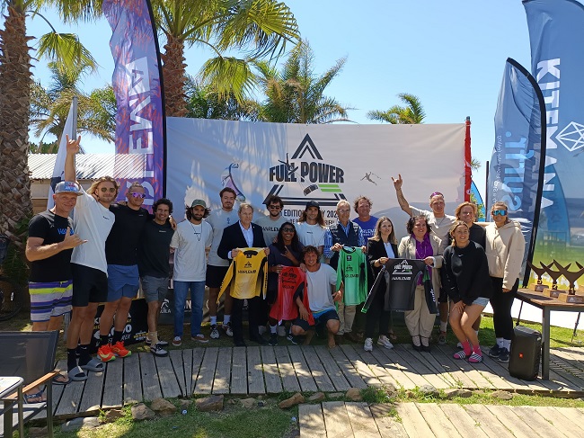 La gran prueba de saltos, la "Full Power" de kitesurf, llega a Tarifa en su séptima edición.