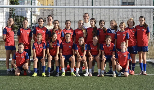 Aunque esta semana nuestras jóvenes promesas del fútbol femenino infantil del Tarifa tengan descanso, seguimos trabajando para fortalecer su desarrollo y promover el deporte con pasión y compromiso.