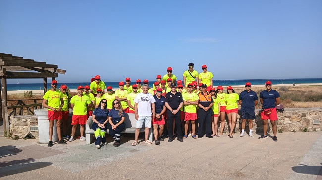 Sesenta y dos vigilantes y socorristas integran el operativo de salvamiento y socorrismo en playas presentado esta mañana por el Ayuntamiento de Tarifa