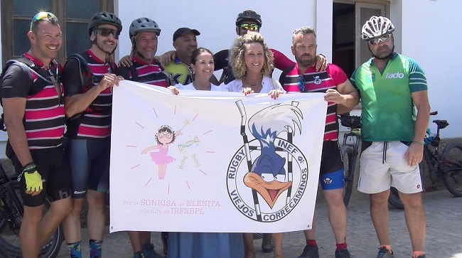 Tarifa ha sido punto de escala en la ruta deportiva solidaria “Por la sonrisa de Elenita