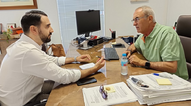 Una avería fortuita en la válvula reguladora de presión del depósito del Tejar es el origen de las roturas localizadas en diferentes puntos de la red general de abastecimiento y distribución del agua potable.