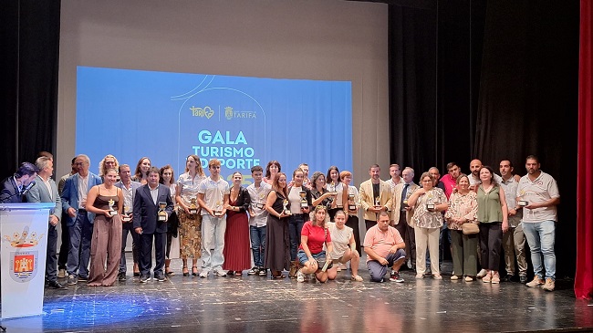 "El turismo y el deporte no llevan caminos separados sino que se fortalecen..." es la reflexión de la edil Celia Rico en su intervención en la Gala del Turismo y Deporte 2025.
