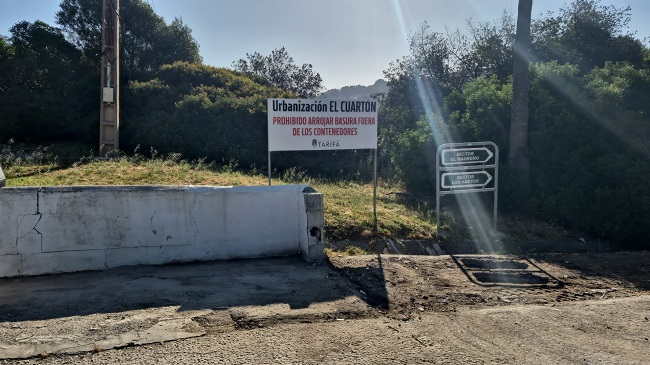Este es otro punto de recogida de residuos del municipio tarifeño.