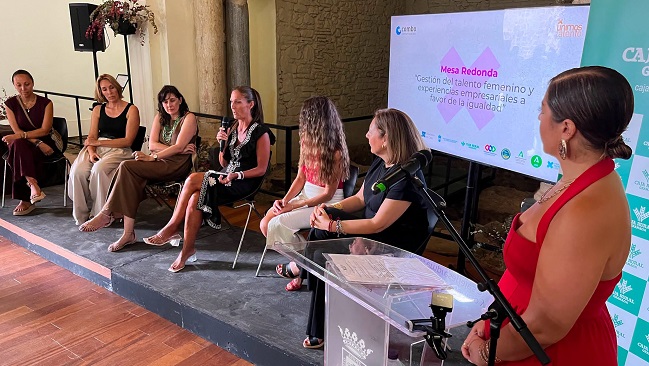 Cinco gaditanas premiadas por su liderazgo transformador en Tarifa