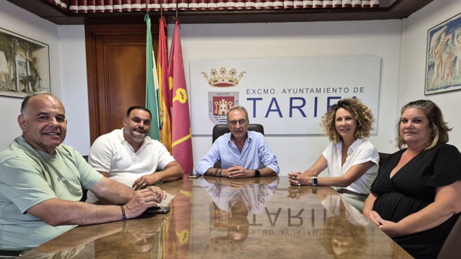 FESTEJOS, LA COFRADÍA DE PESCADORES Y LA HERMANDAD DE LA VIRGEN DEL CARMEN ponen en común horarios y actividades de la celebración de mañana 16 de julio, que además es jornada festiva en Tarifa.