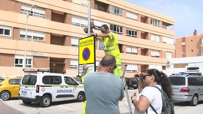 Los estacionamientos de Huerta del Rey cercanos al puerto están destinados ya a la población residente en el término municipal.