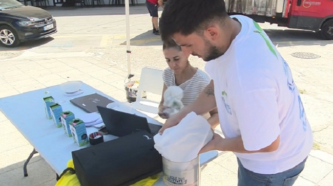 El compromiso de la Cádiz CF Fundación con la protección del entorno natural recaló ayer en Tarifa.