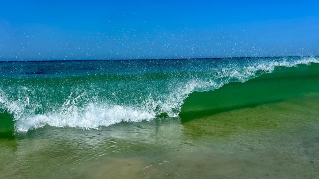 La Agencia de Emergencias de Andalucía (EMA 112) y la AEMET han emitido un aviso especial por fuertes corrientes de resaca en la costa occidental de Cádiz y en el litoral de Huelva situado al este de Punta Umbría