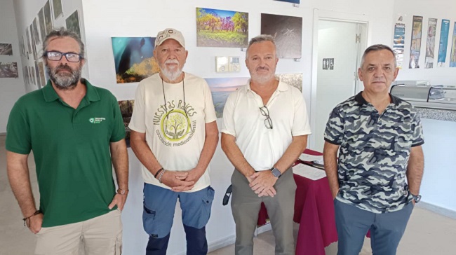 El Observatorio de Cazalla acoge hasta finales octubre una muestra fotográfica que resume las “IX Jornadas de Fotografía de Naturaleza del Campo de Gibraltar”, organizadas por la asociación medioambiental “Nuevas Raíces”.
